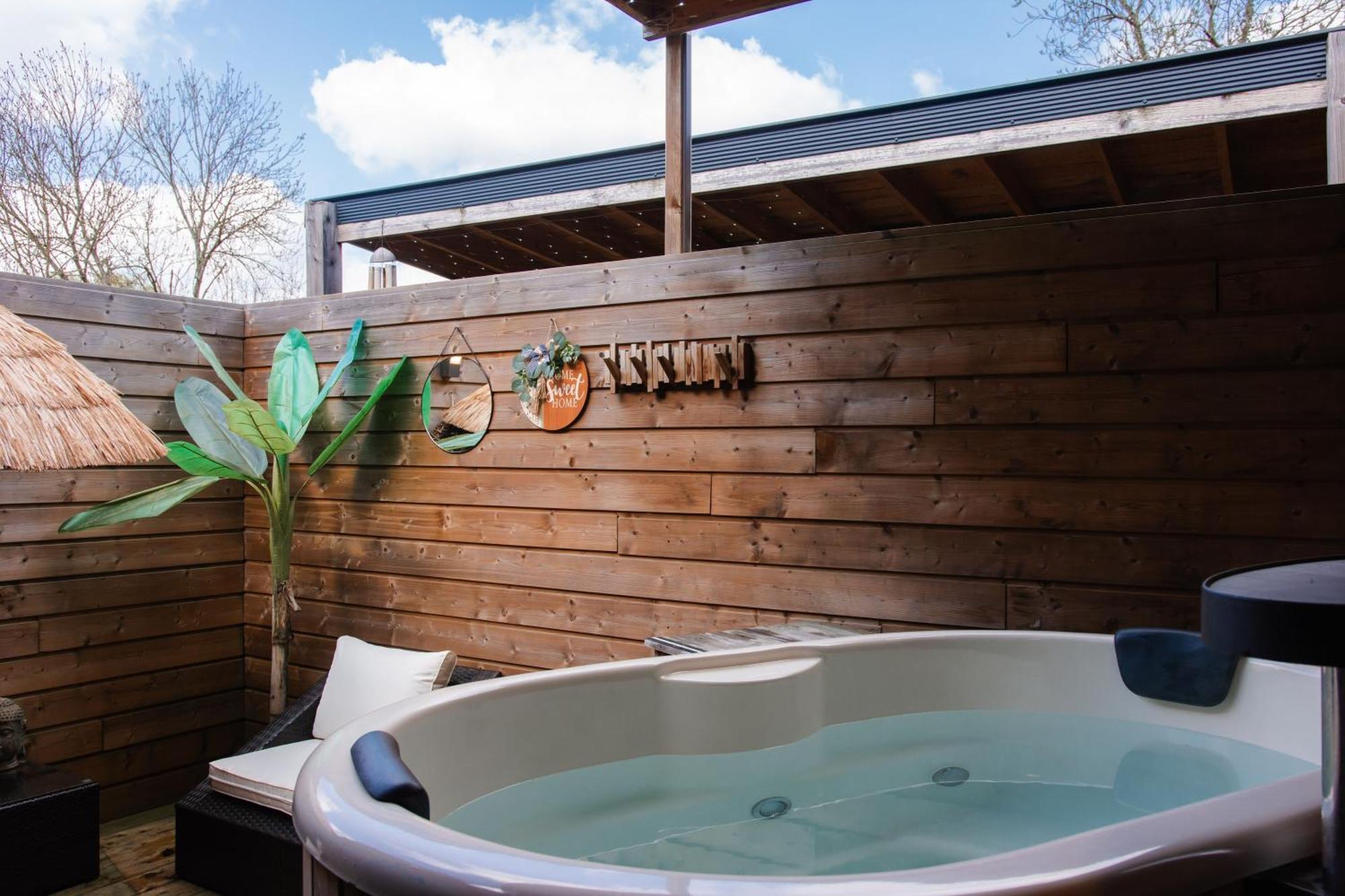 Maison D'Hote Les Notes Endormies Suite Le Refuge Walcourt Exteriör bild